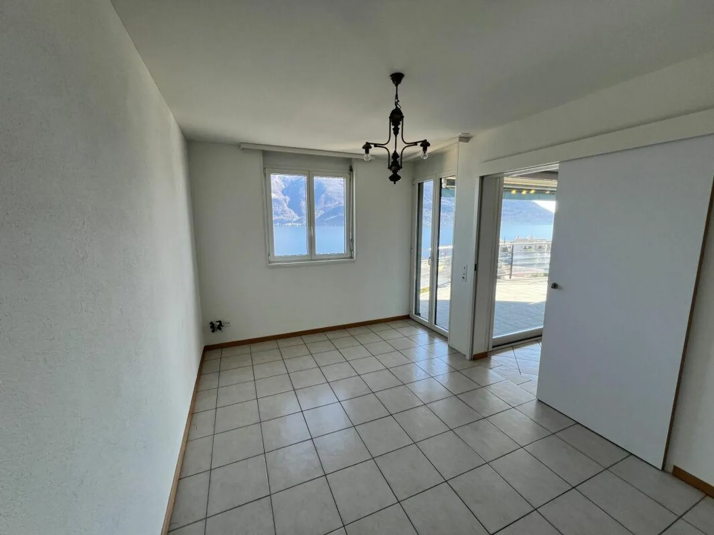 Appartement avec 4,5 pièces et une belle vue sur le lac - Photo 10 sur 20