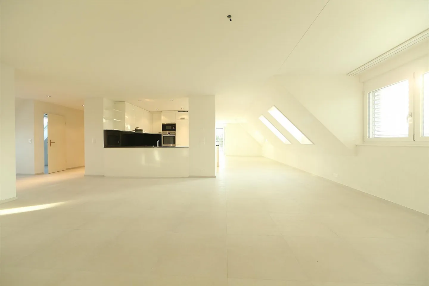 Vie de luxe sur 232 m2, maisonette en attique de 5,5 pièces - Photo 5 sur 12
