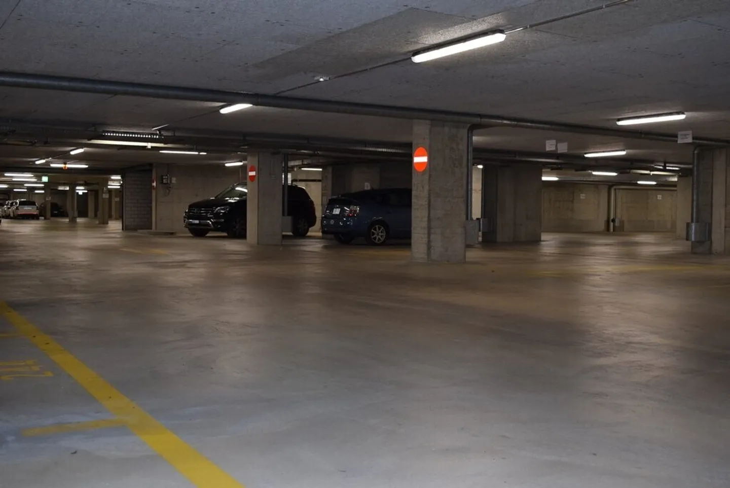 Ideal parking space in a good location! - Photo 2 of 2