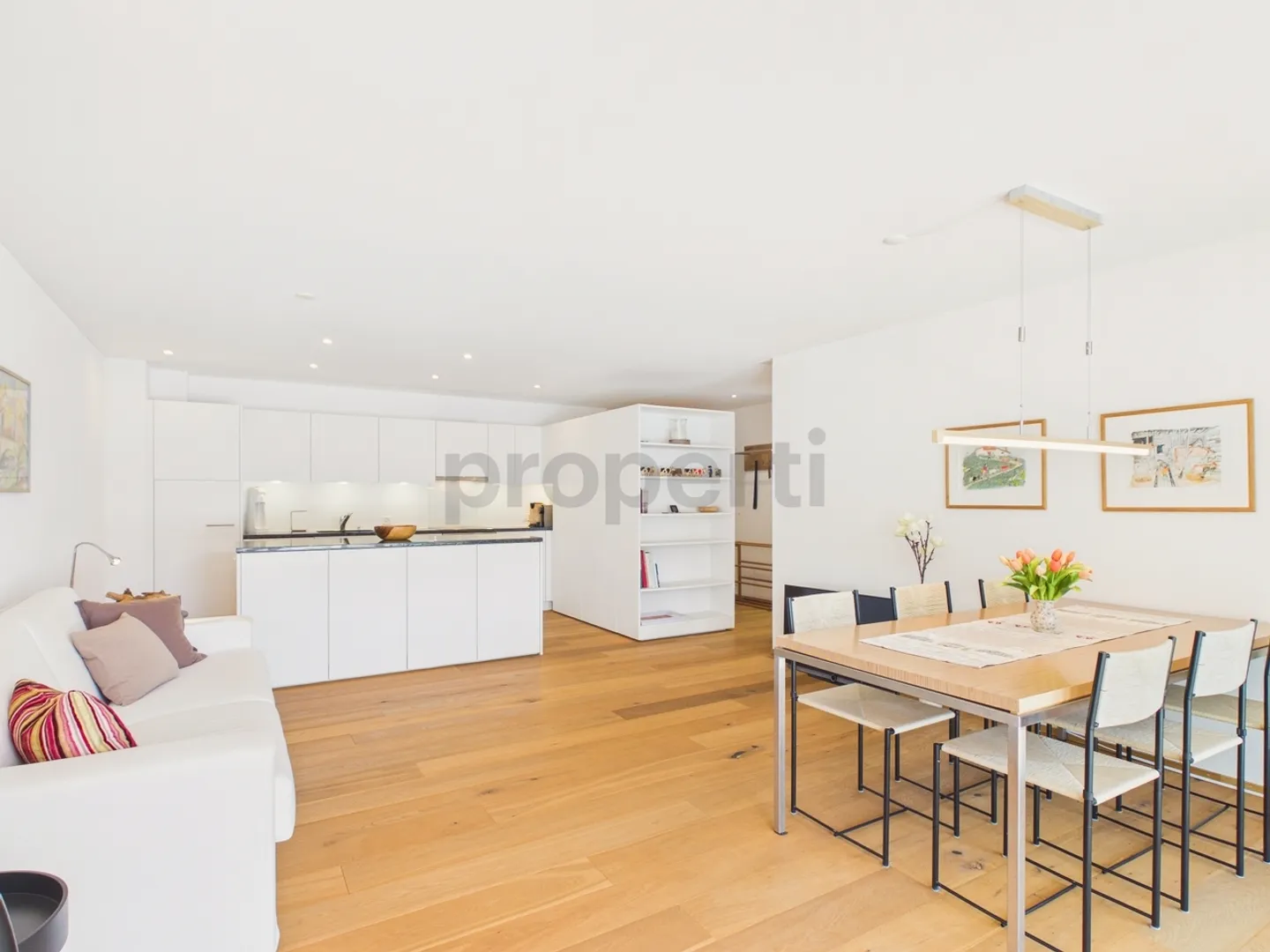 Moderne Wohnung mit sonnigem Balkon - Foto 6 von 12