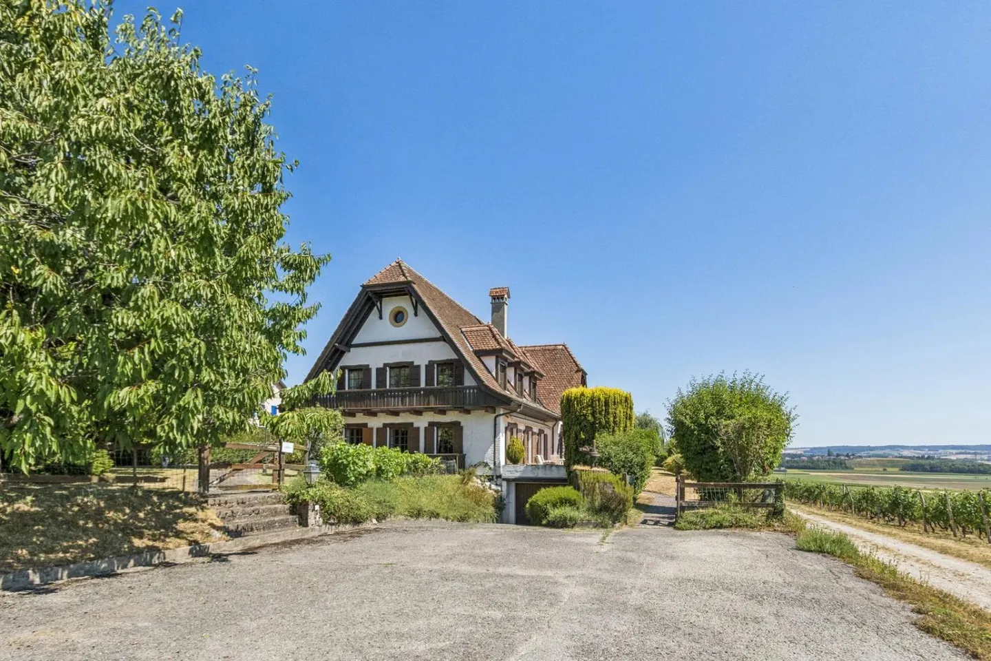 House in the village with lake and Mont Blanc views - Photo 1 of 8