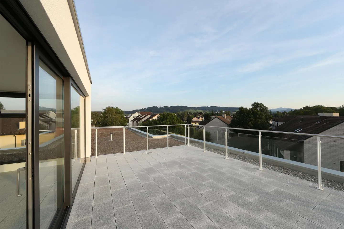 Vie de luxe sur 232 m2, maisonette en attique de 5,5 pièces - Photo 3 sur 12