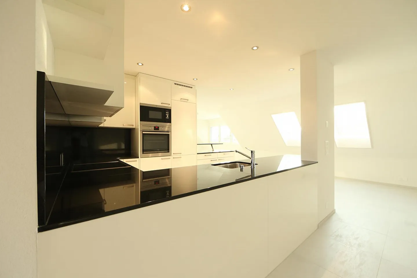 Vie de luxe sur 232 m2, maisonette en attique de 5,5 pièces - Photo 7 sur 12