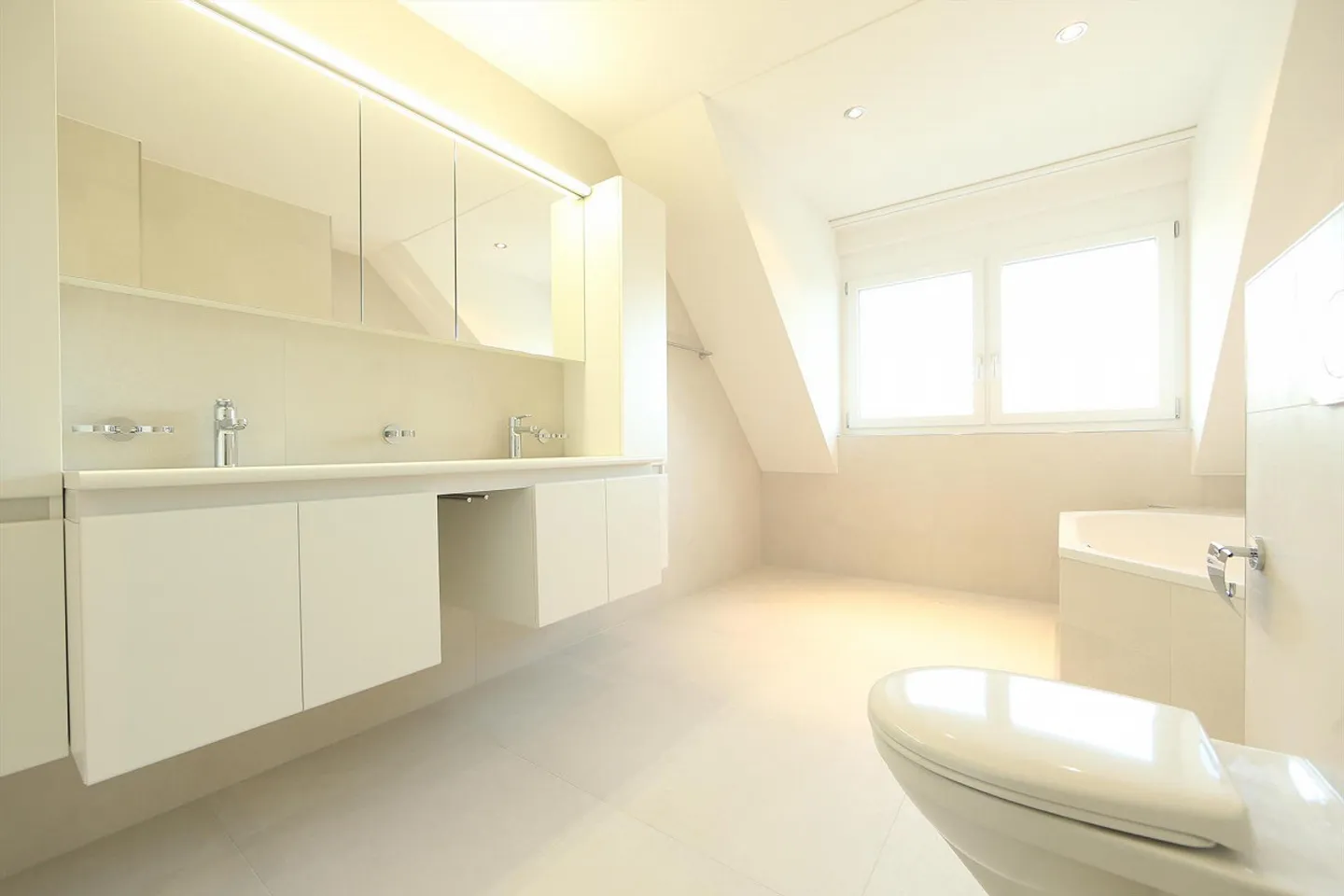 Vie de luxe sur 232 m2, maisonette en attique de 5,5 pièces - Photo 9 sur 12