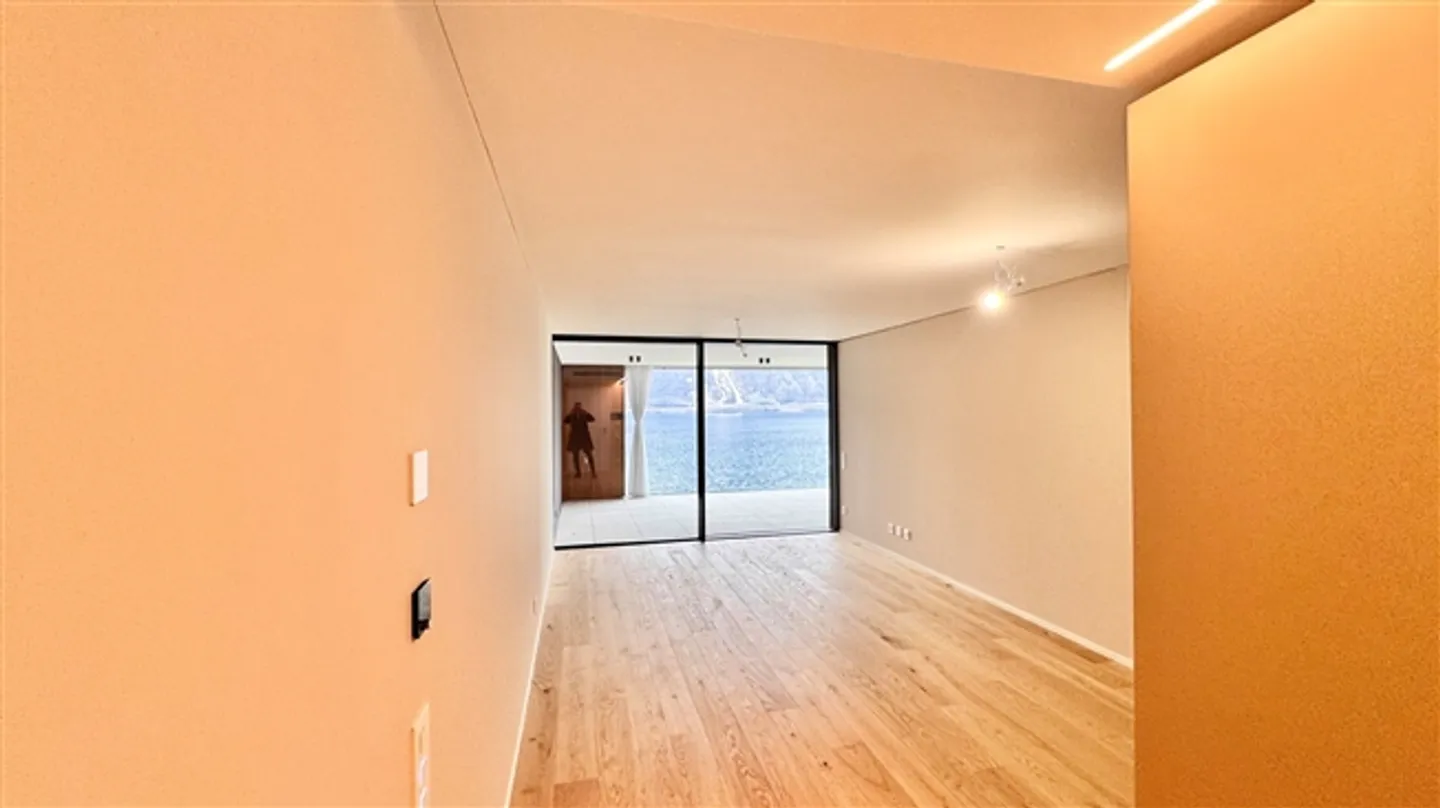 «Neue prestigeträchtige Residenz direkt am Luganersee 7 km vom Zentrum von Lugano entfernt» - Foto 2 von 20