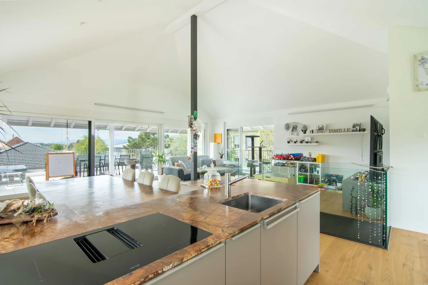 Moderne et économe en énergie - Maison individuelle de 4,5 pièces dans un emplacement ensoleillé avec belle vue - Photo 5 sur 26