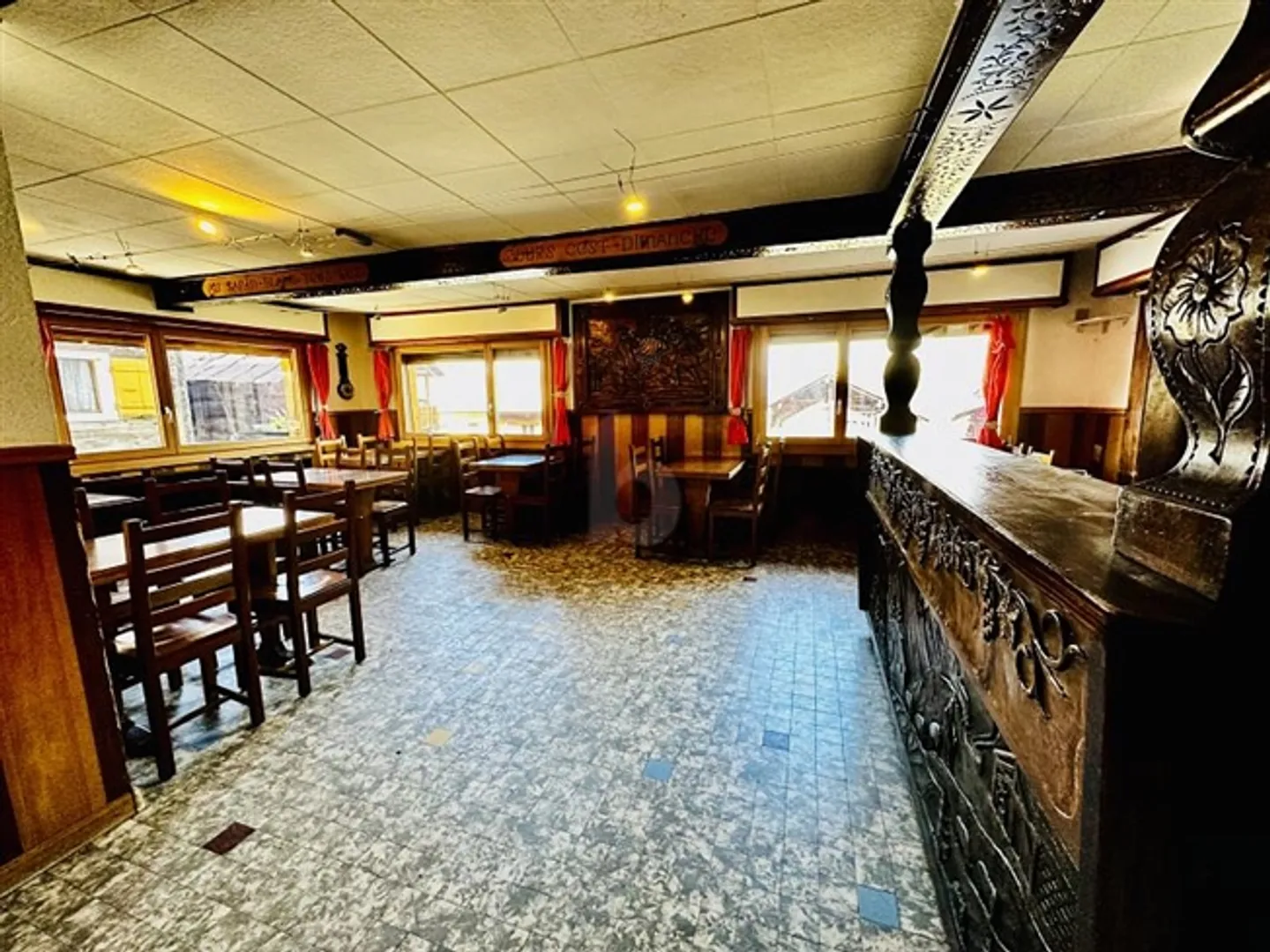 Restaurant-Bar avec Grand Potentiel - Photo 4 sur 6