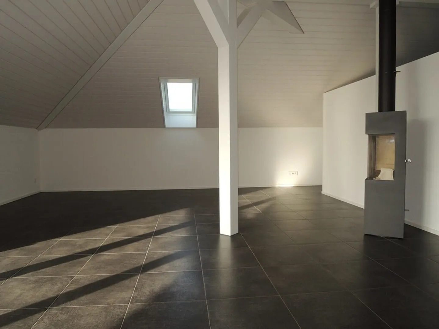 Attic apartment with a view! - Photo 2 of 8