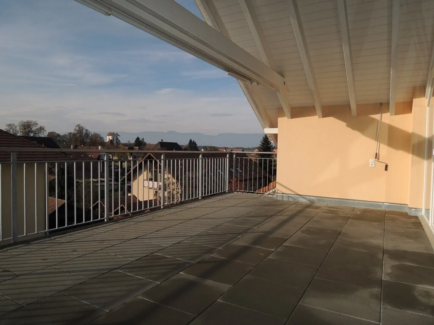 Attic apartment with a view! - Photo 7 of 8