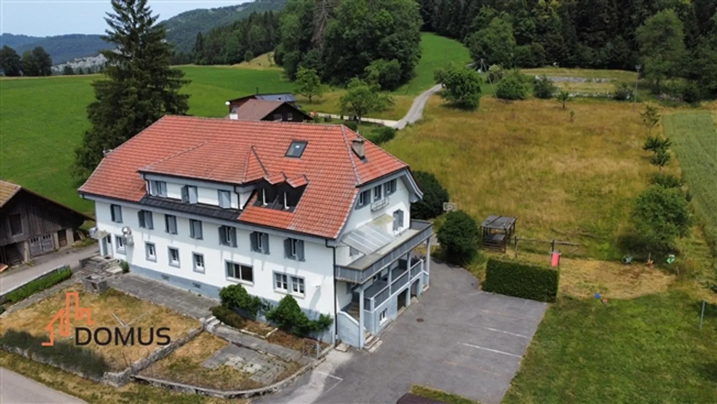 Historical property from 1823 in an extraordinary natural environment - Photo 2 of 13