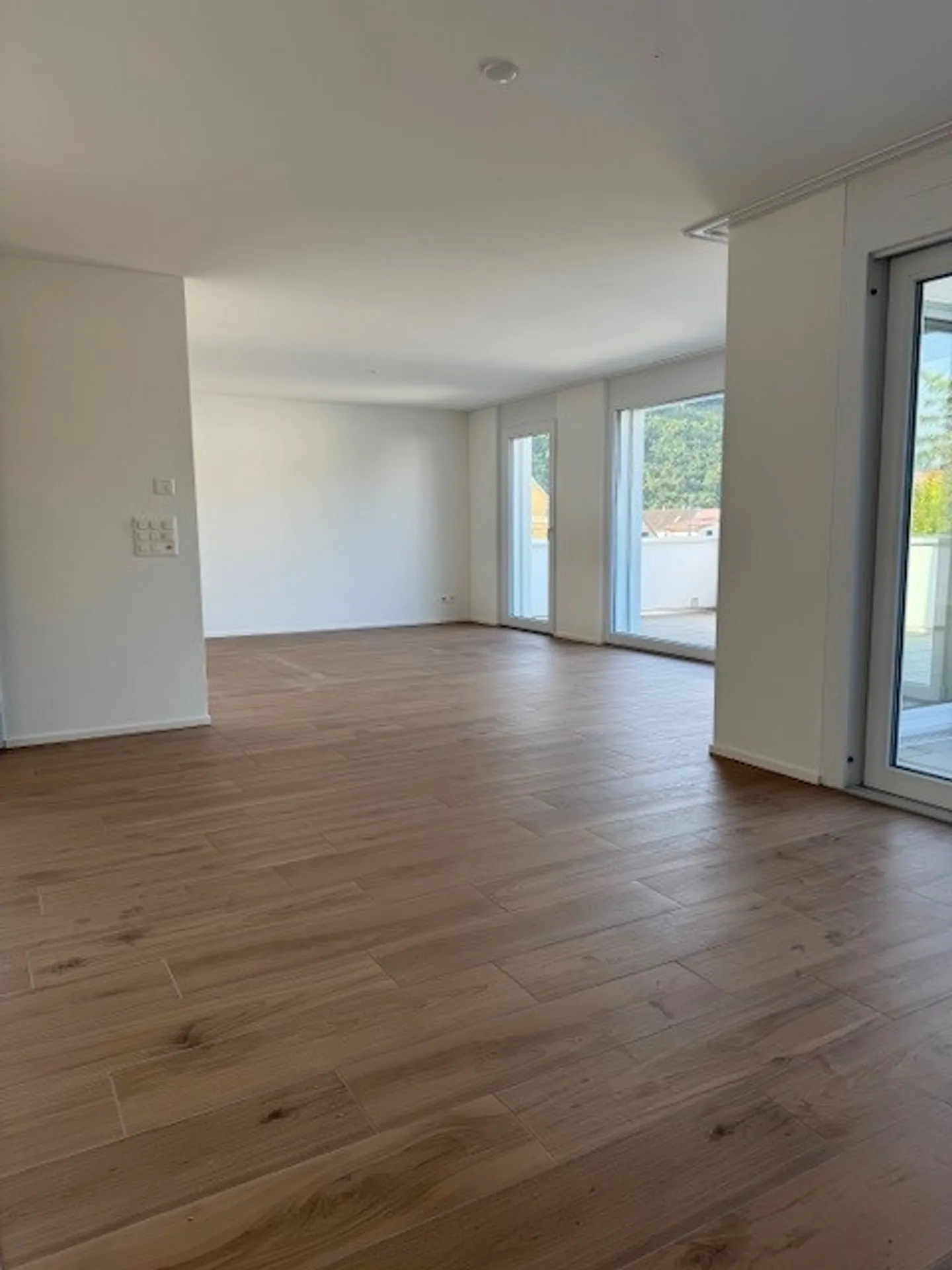 Moderne 3.5-Zimmer-Attikawohnung - Foto 4 von 11