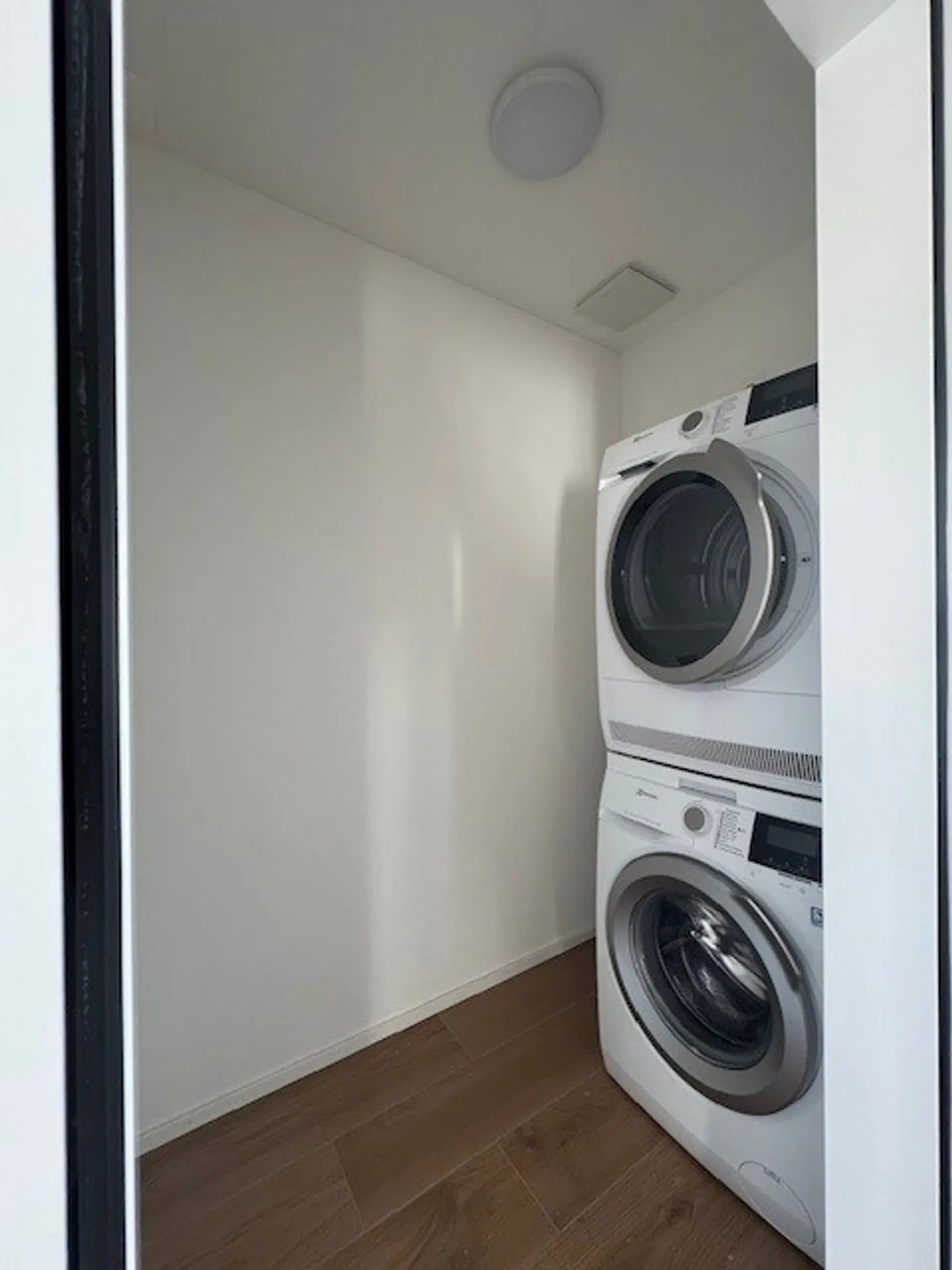 Moderne 3.5-Zimmer-Attikawohnung - Foto 6 von 11