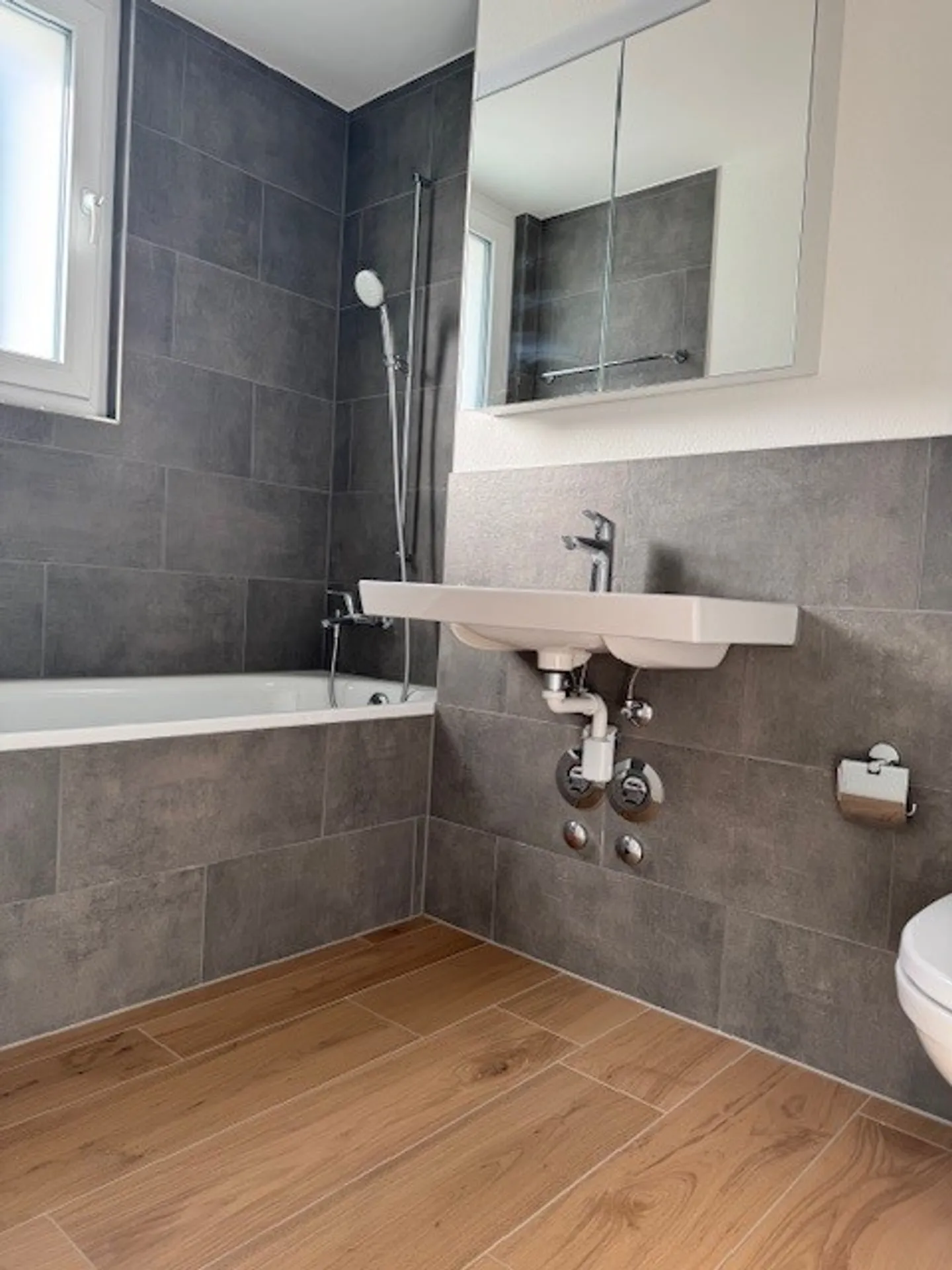 Moderne 3.5-Zimmer-Attikawohnung - Foto 7 von 11