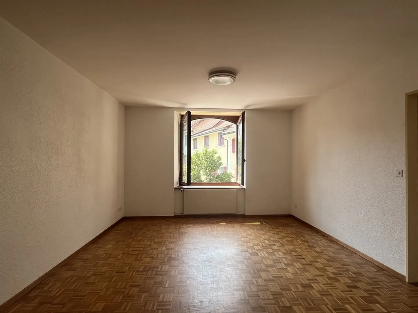 Appartamento di 3.5 locali da affittare subito nel centro di Moutier! - Foto 4 di 9
