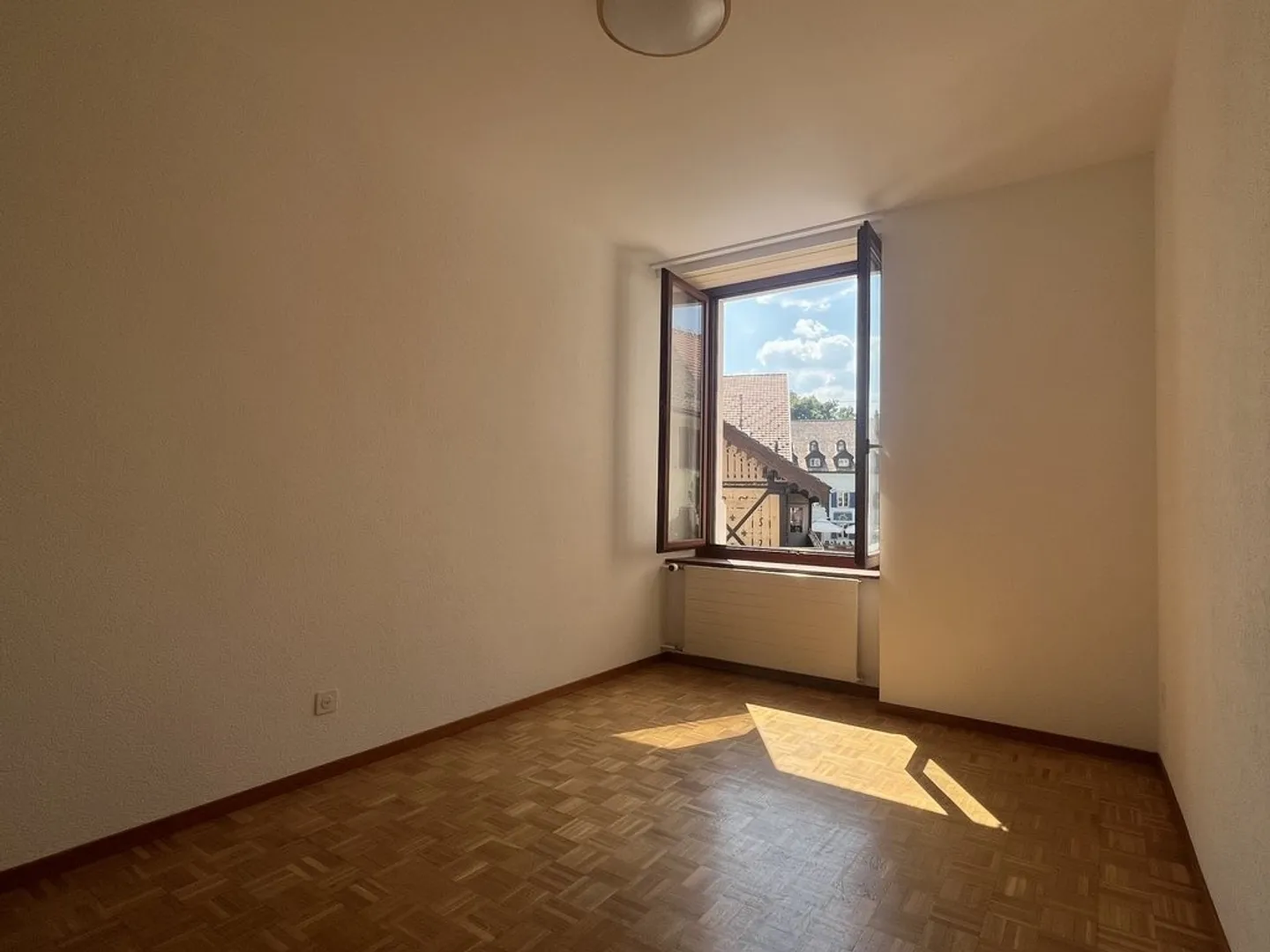 Appartamento di 3.5 locali da affittare subito nel centro di Moutier! - Foto 5 di 9