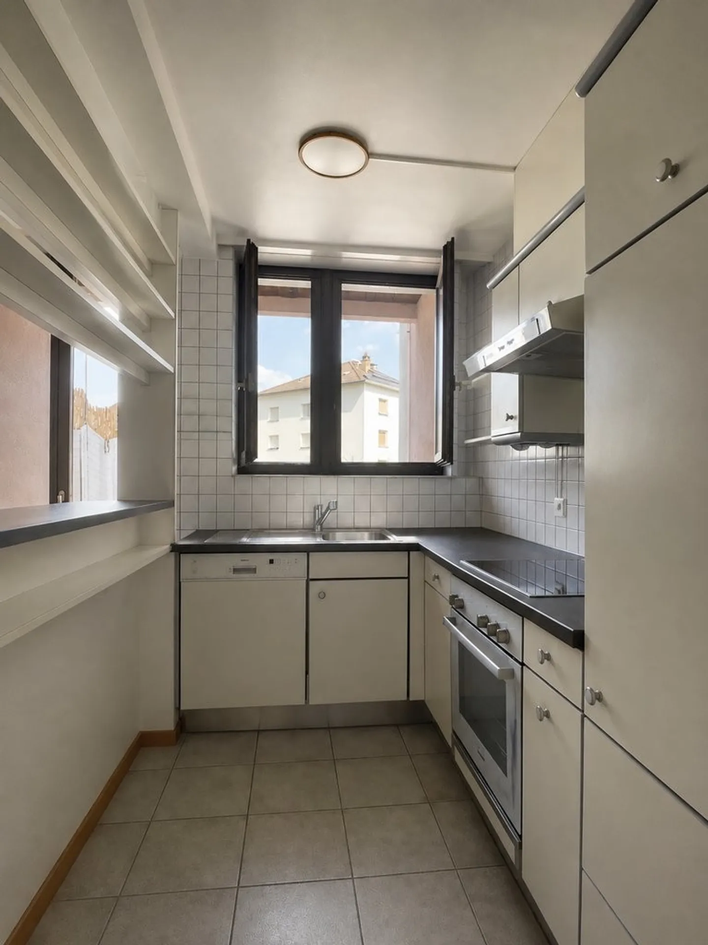 Appartamento di 3.5 locali da affittare subito nel centro di Moutier! - Foto 6 di 9