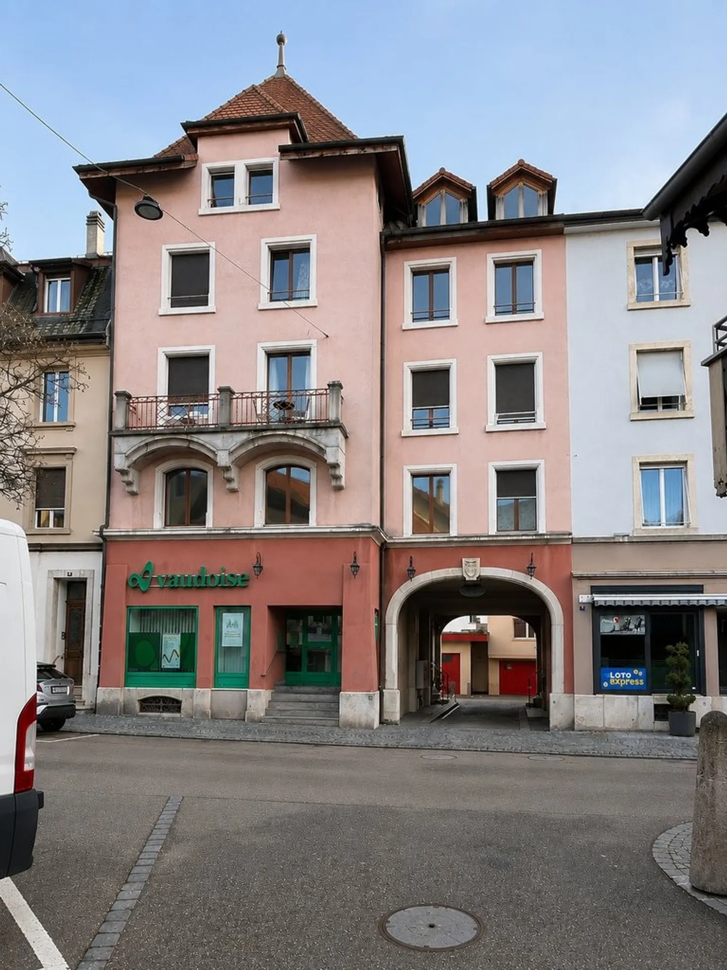 Appartamento di 3.5 locali da affittare subito nel centro di Moutier! - Foto 1 di 9