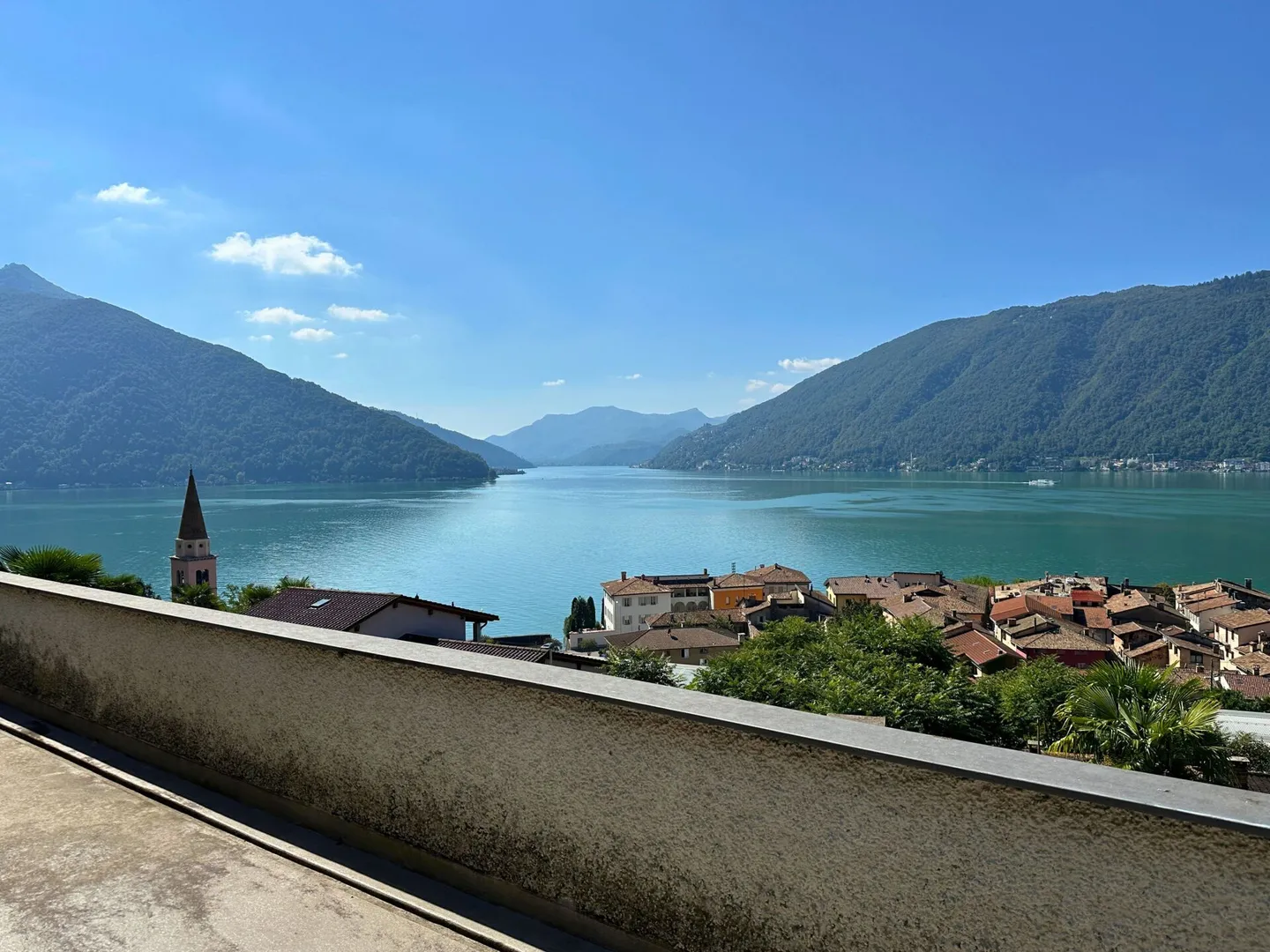 Interesting apartment with 5.5 rooms, large terrace and beautiful lake view - Photo 2 of 18