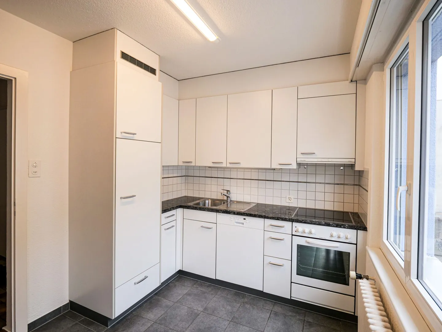 Spacious apartment in a quiet location - Photo 2 of 10