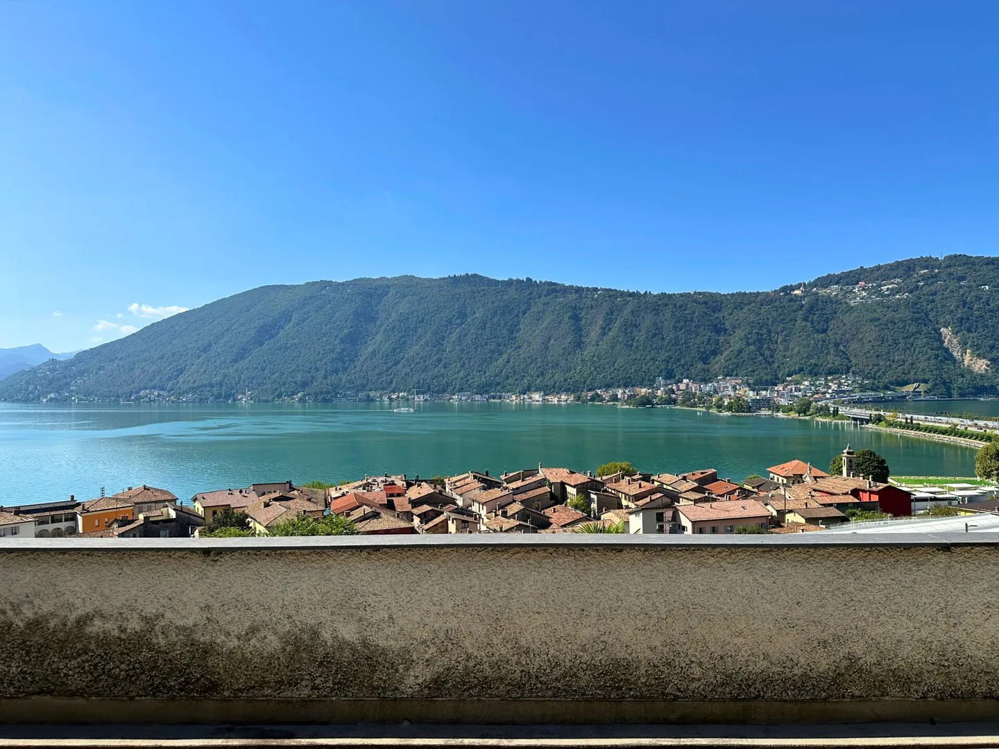 Interesting apartment with 5.5 rooms, large terrace and beautiful lake view - Photo 3 of 18