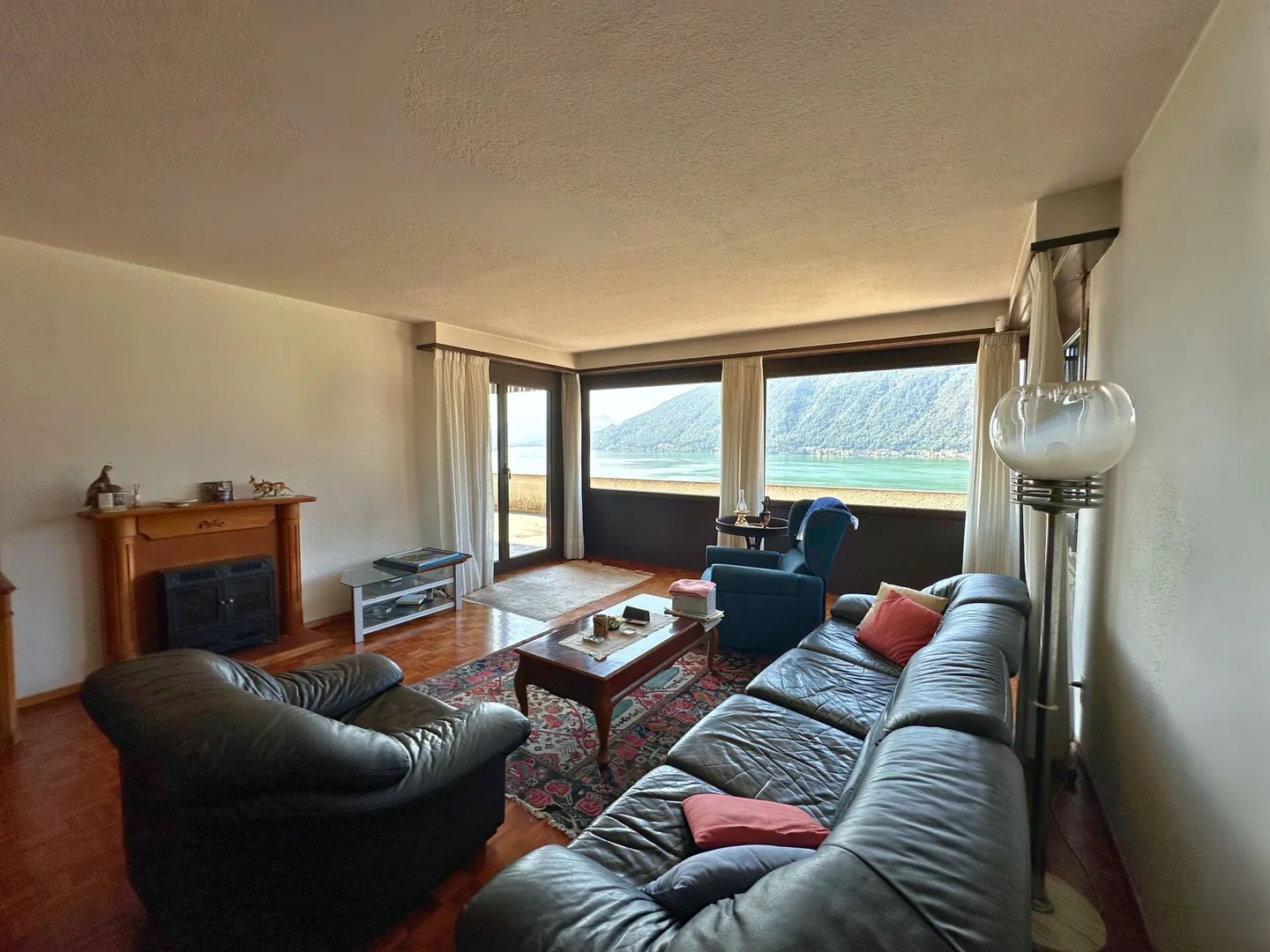 Interesting apartment with 5.5 rooms, large terrace and beautiful lake view - Photo 6 of 18