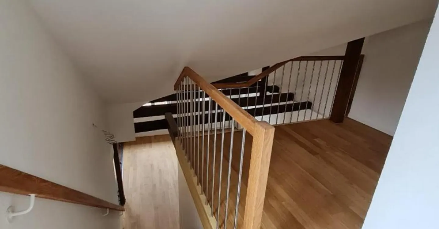 Unico appartamento duplex di 2,5 stanze con terrazza sul tetto - Foto 6 di 9