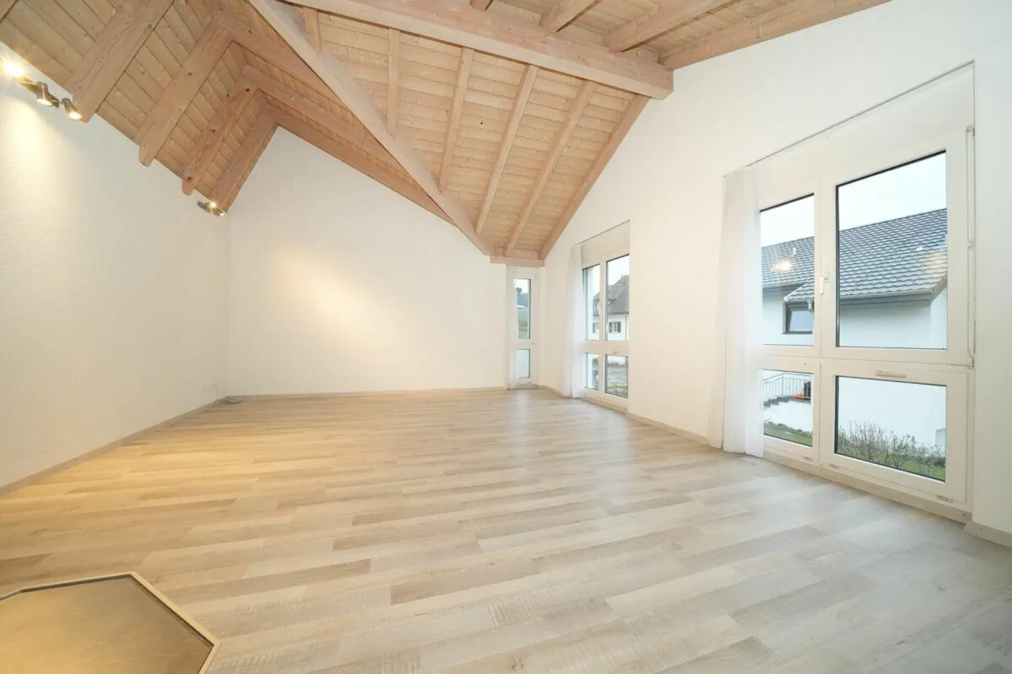 Maisonette spacieuse avec terrasse - Photo 4 sur 10