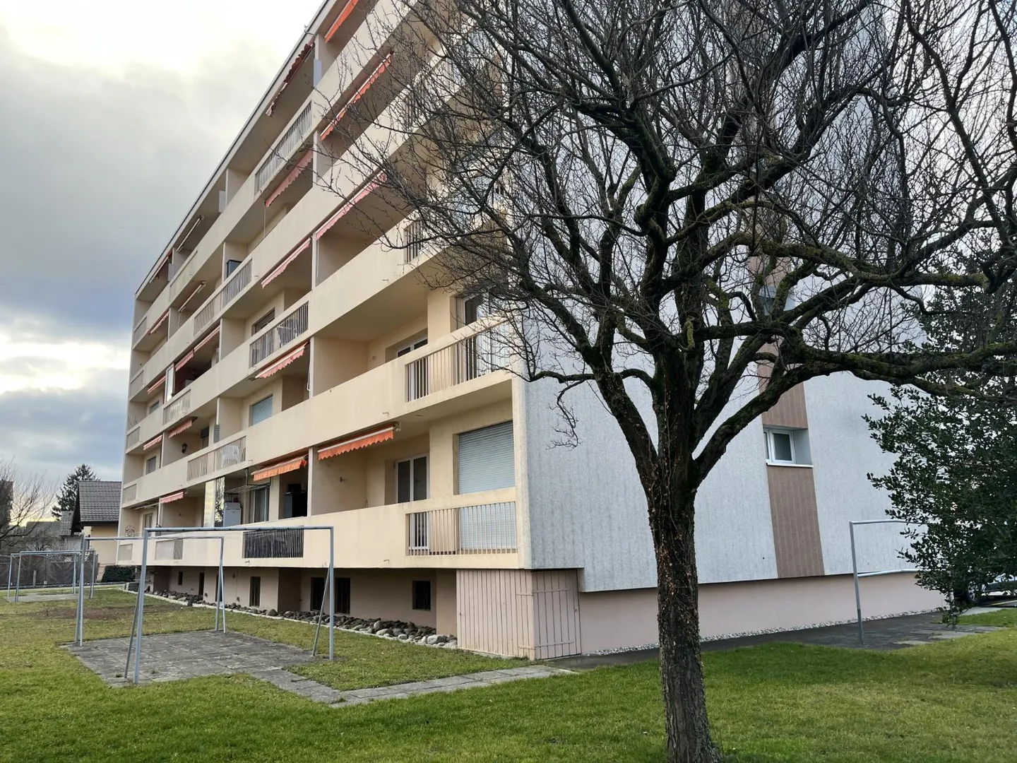 Appartement 3.5 pièces rénové - Photo 1 sur 11