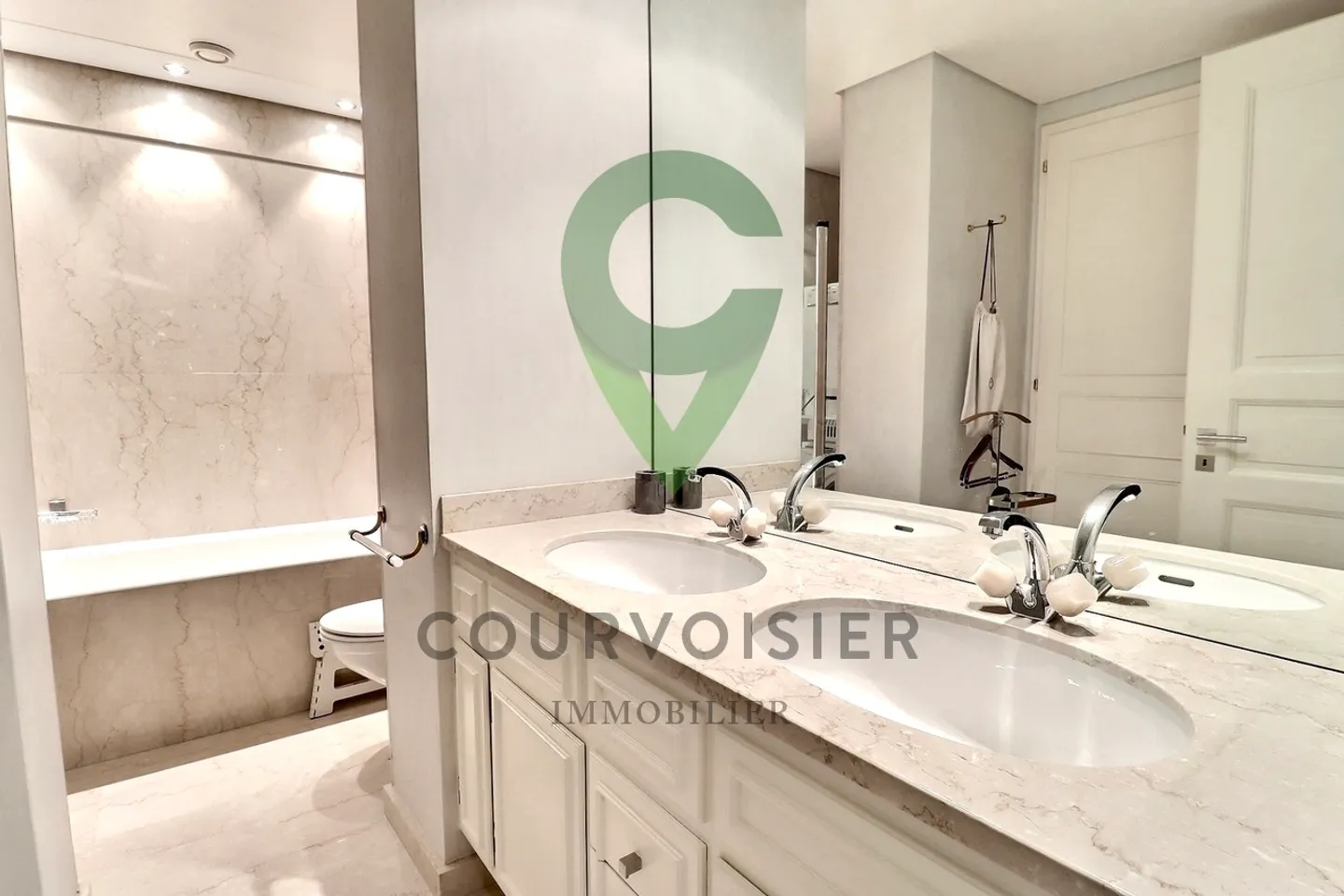 Exceptional property in the heart of Pully, enhanced by a beautiful garden - Photo 5 of 10