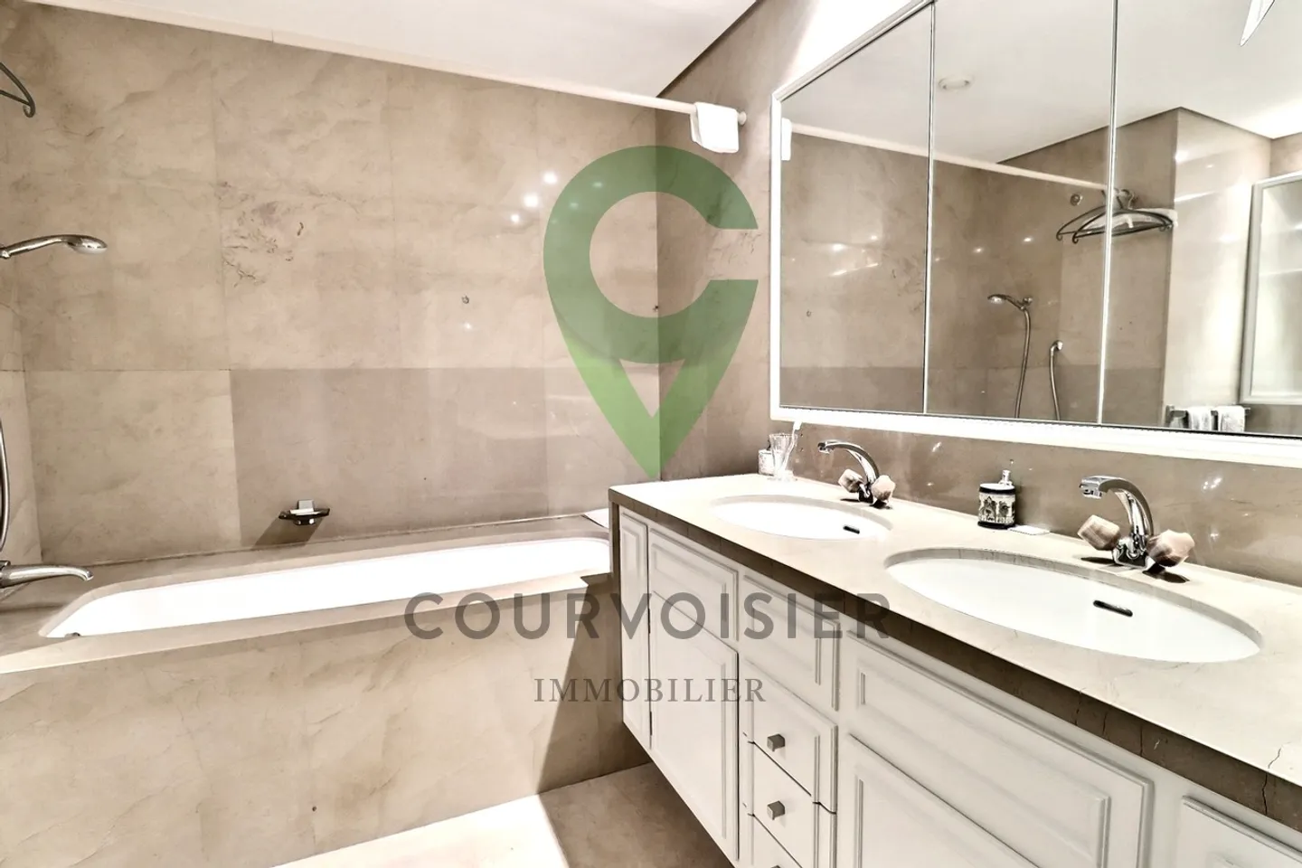 Exceptional property in the heart of Pully, enhanced by a beautiful garden - Photo 8 of 10