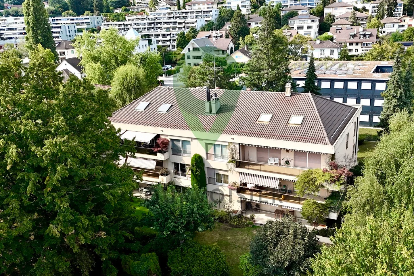 Exceptional property in the heart of Pully, enhanced by a beautiful garden - Photo 10 of 10