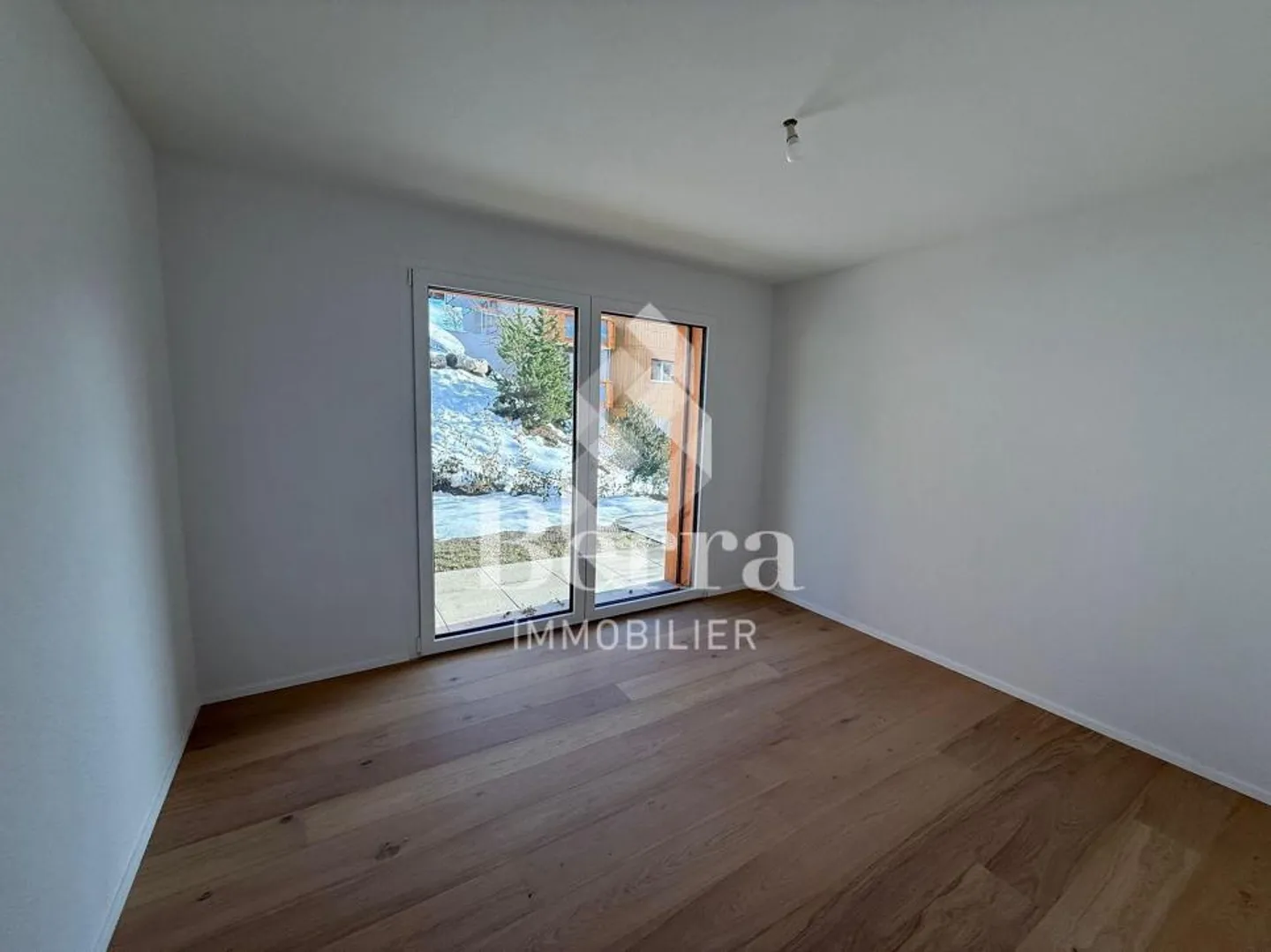 In a new PPE, beautiful garden-level apartment - Photo 7 of 13