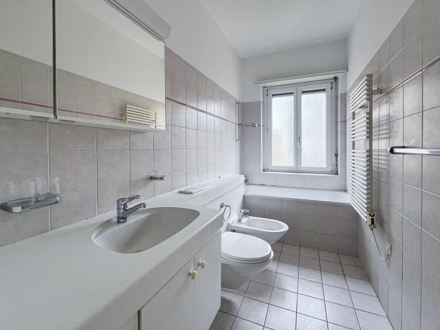 APPARTAMENTO 4.5 LOCALI IN ZONA PALAPENZ A CHIASSO - Foto 8 di 9