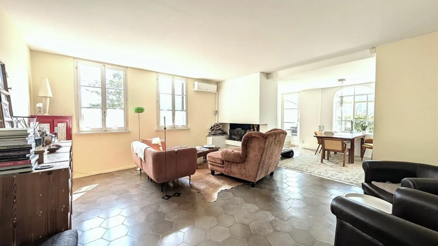 Casa di charme con giardino d'inverno e panorama sulle montagne - Foto 1 di 15