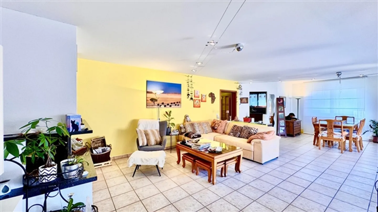 Ref. 2021 Cozy Single-Family Home with 6.5 Rooms and Low Environmental Impact - Photo 2 of 20