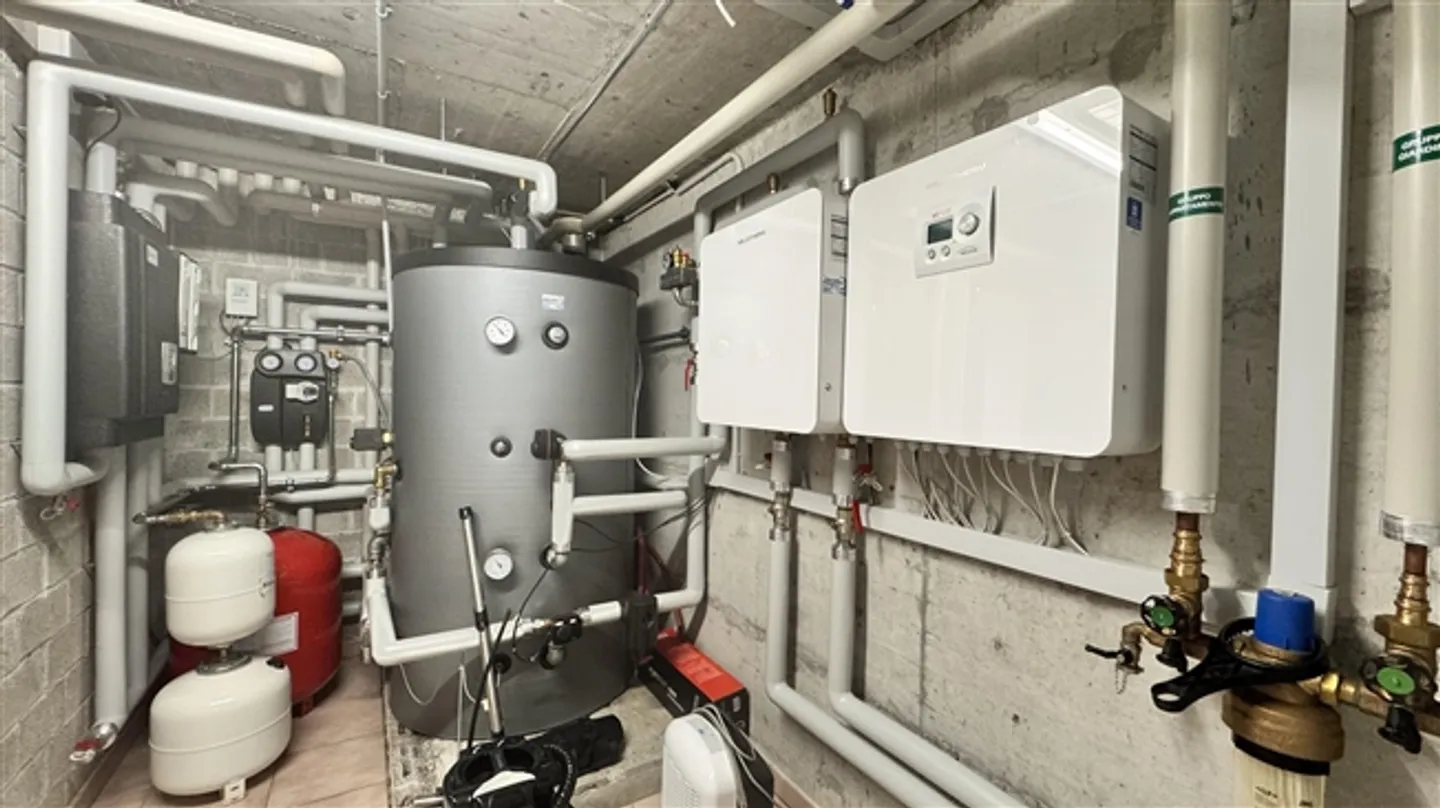 Ref. 2021 Cozy Single-Family Home with 6.5 Rooms and Low Environmental Impact - Photo 17 of 20