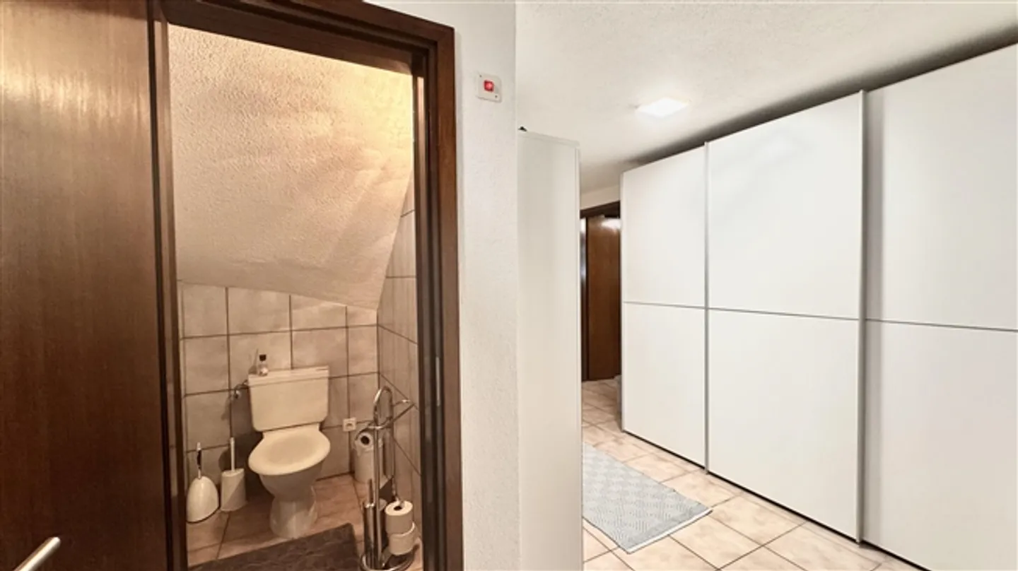 Ref. 2021 Cozy Single-Family Home with 6.5 Rooms and Low Environmental Impact - Photo 16 of 20