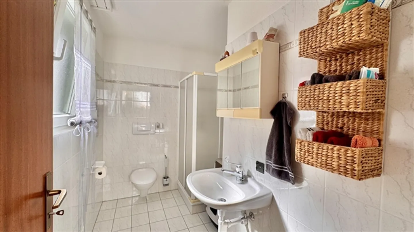 Ref. 2021 Cozy Single-Family Home with 6.5 Rooms and Low Environmental Impact - Photo 5 of 20