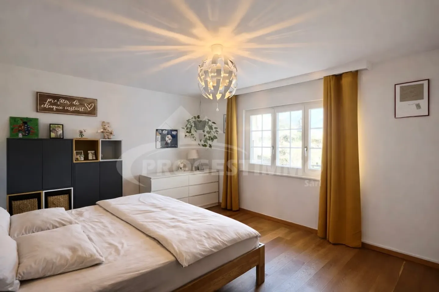 VILLA AVEC 6,5 CHAMBRES, ESPACES SPACIEUX ET GRAND POTENTIEL D'EXTENSION - Photo 7 sur 13