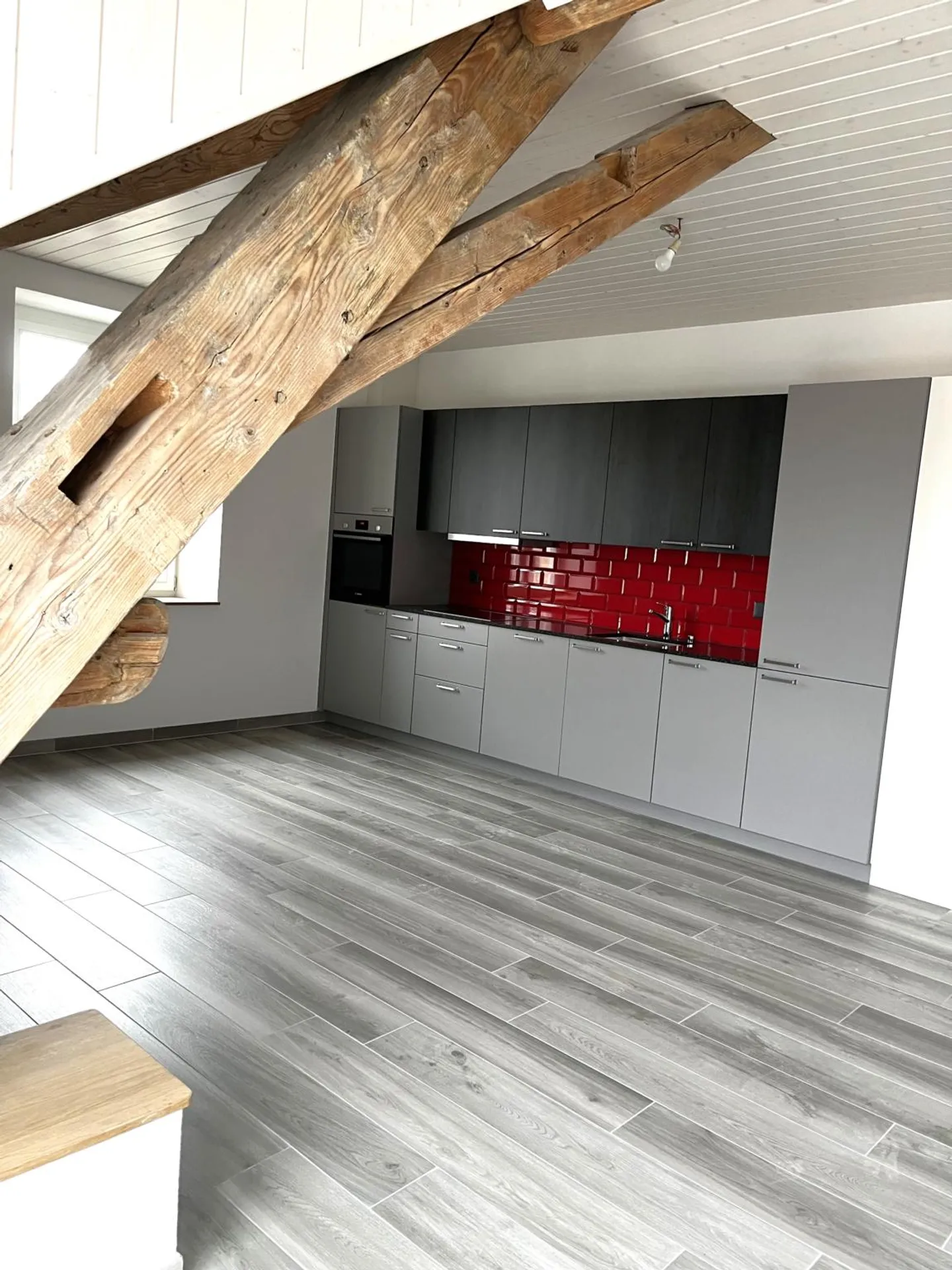 Appartement avec 3,5 pièces dans les combles à Arnex-sur-Nyon - Photo 1 sur 5