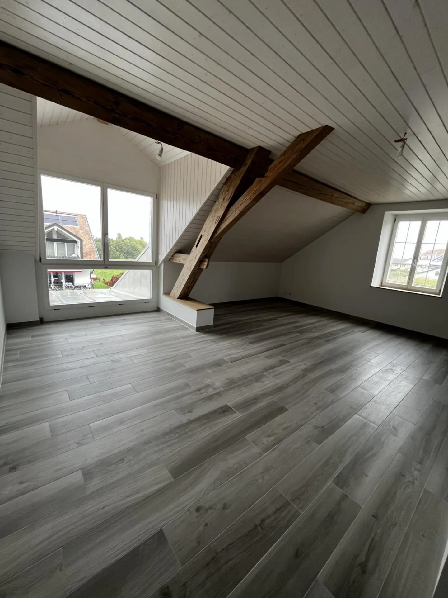 Appartement avec 3,5 pièces dans les combles à Arnex-sur-Nyon - Photo 2 sur 5