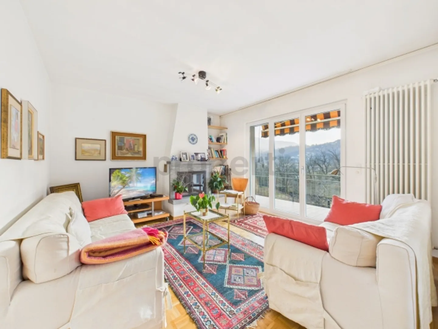 Affascinante villa bifamiliare con giardino - Foto 2 di 13