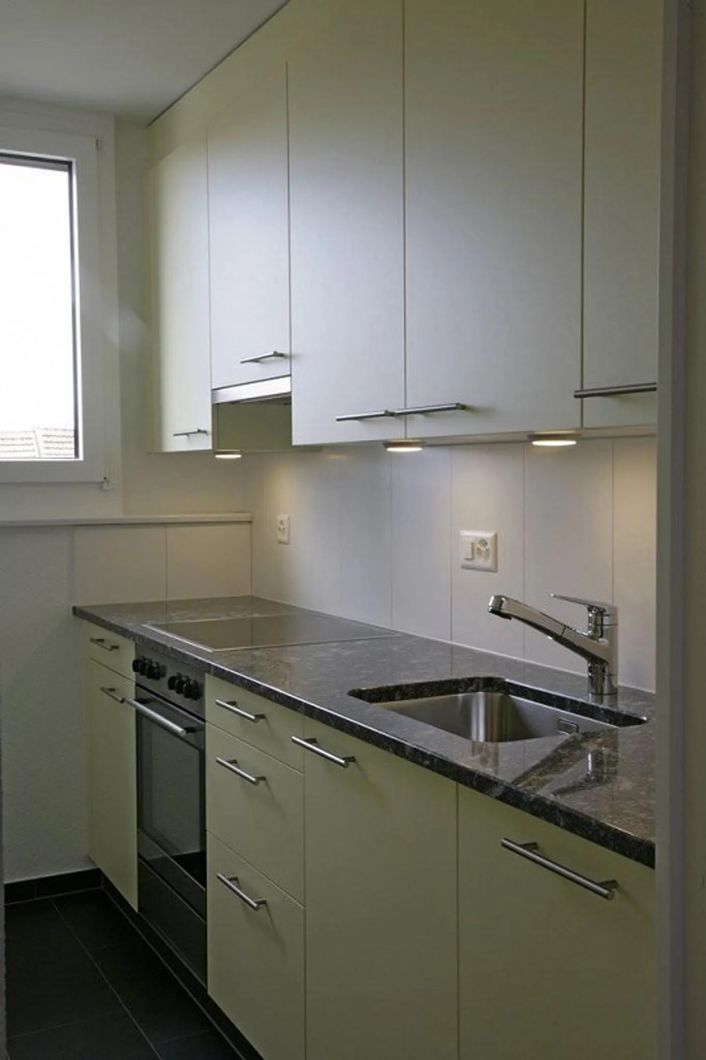 Charmante Dachwohnung in Bern - Foto 2 von 6