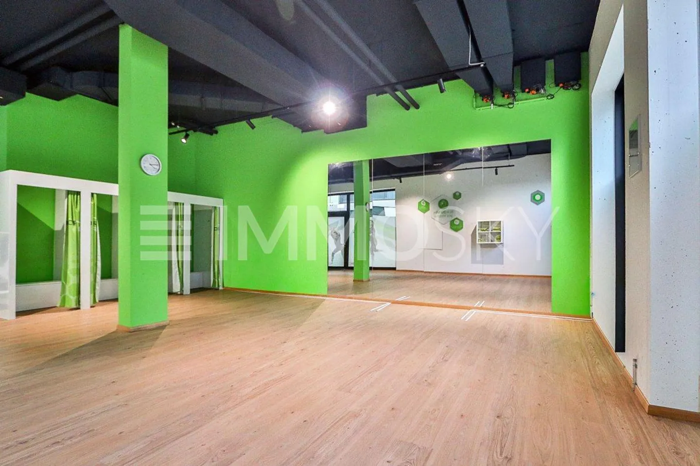 Spazio commerciale attraente in una posizione ben frequentata - Foto 3 di 5
