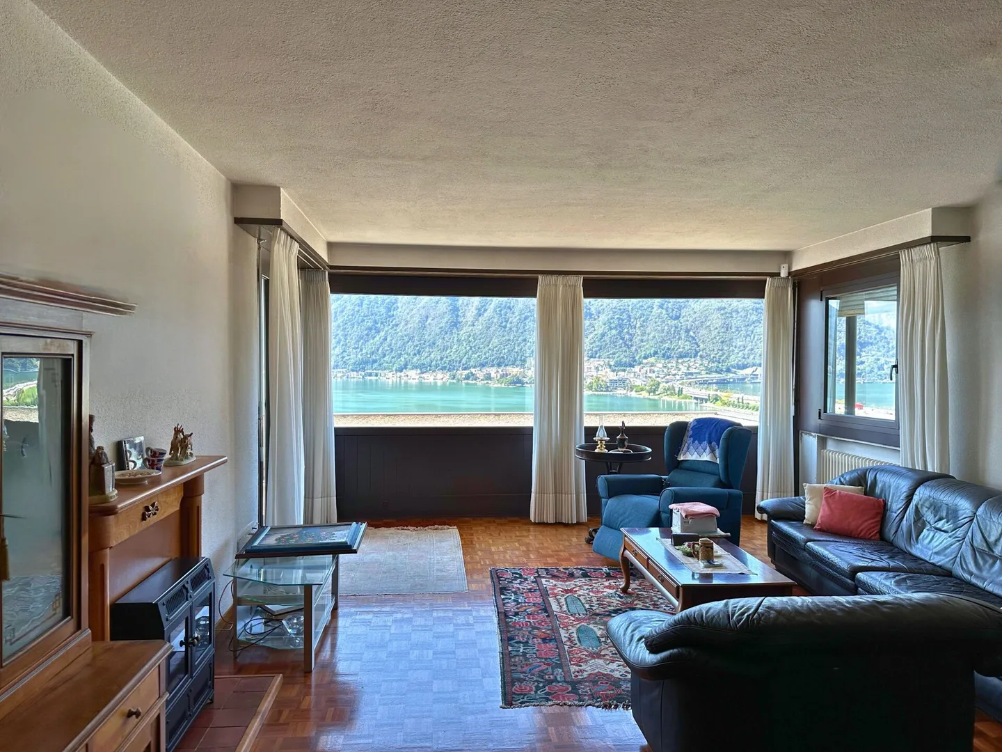 Interesting apartment with 5.5 rooms, large terrace and beautiful lake view - Photo 8 of 18