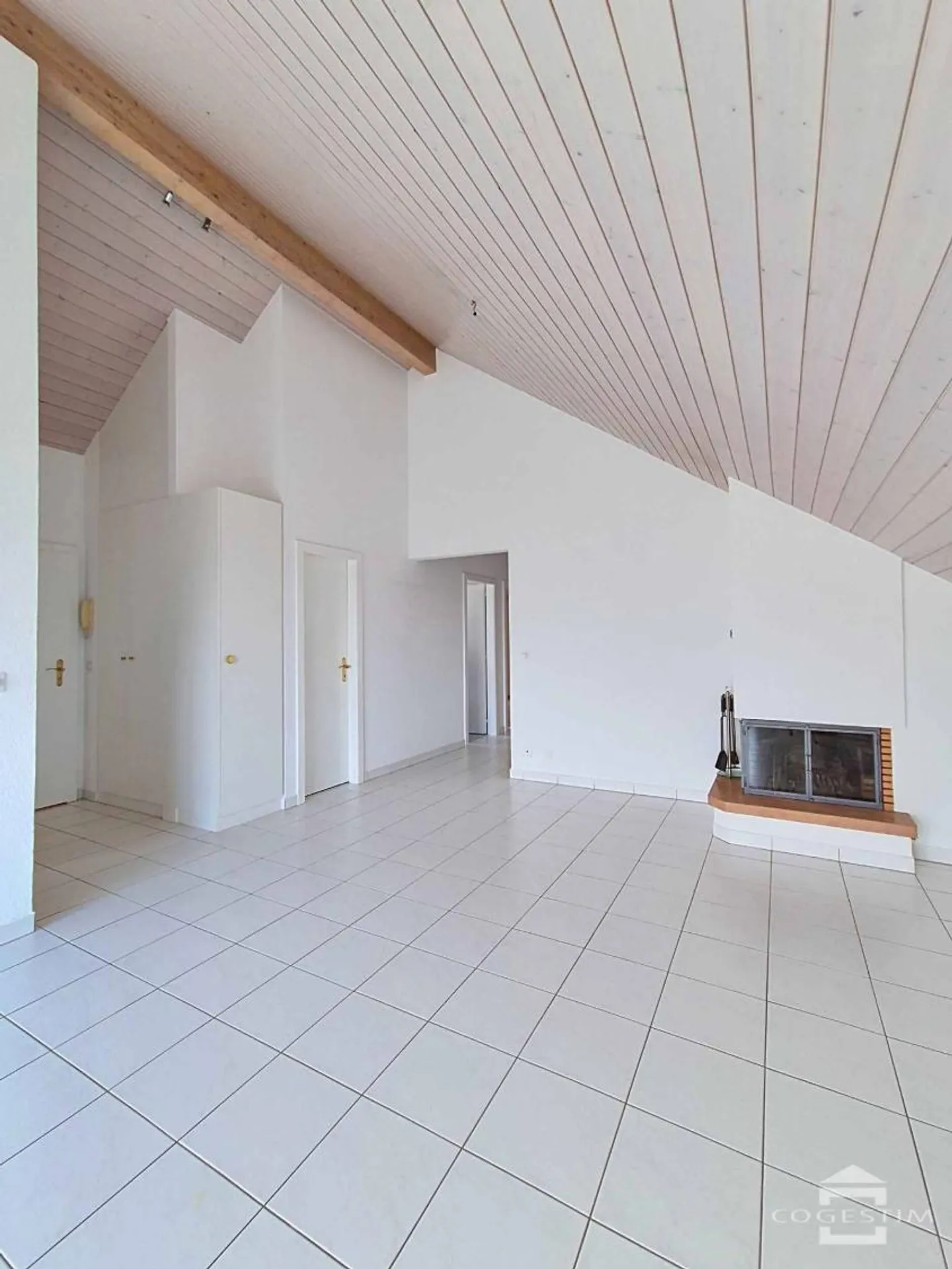 Immediately available: Beautiful 4.5-room apartment in the heart of La Côte - Photo 4 of 13