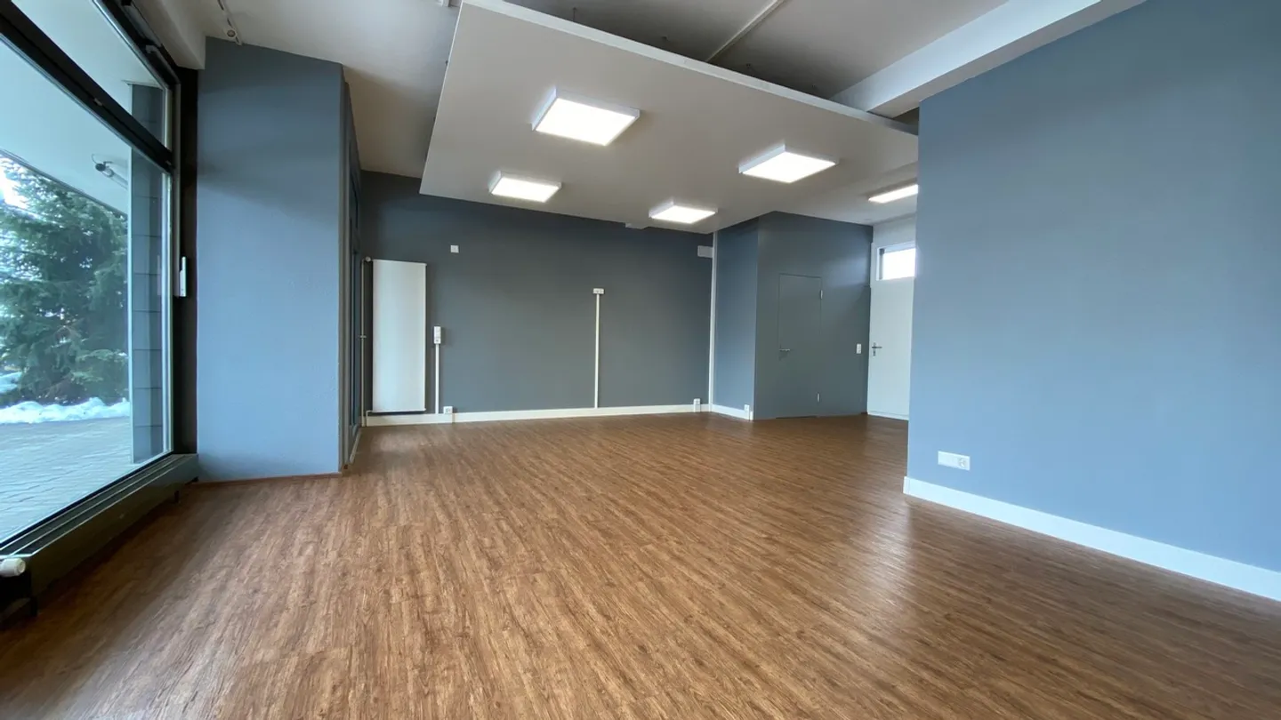 Proprietà residenziale e commerciale - Rendimento sicuro con 26 posti auto - Foto 10 di 21