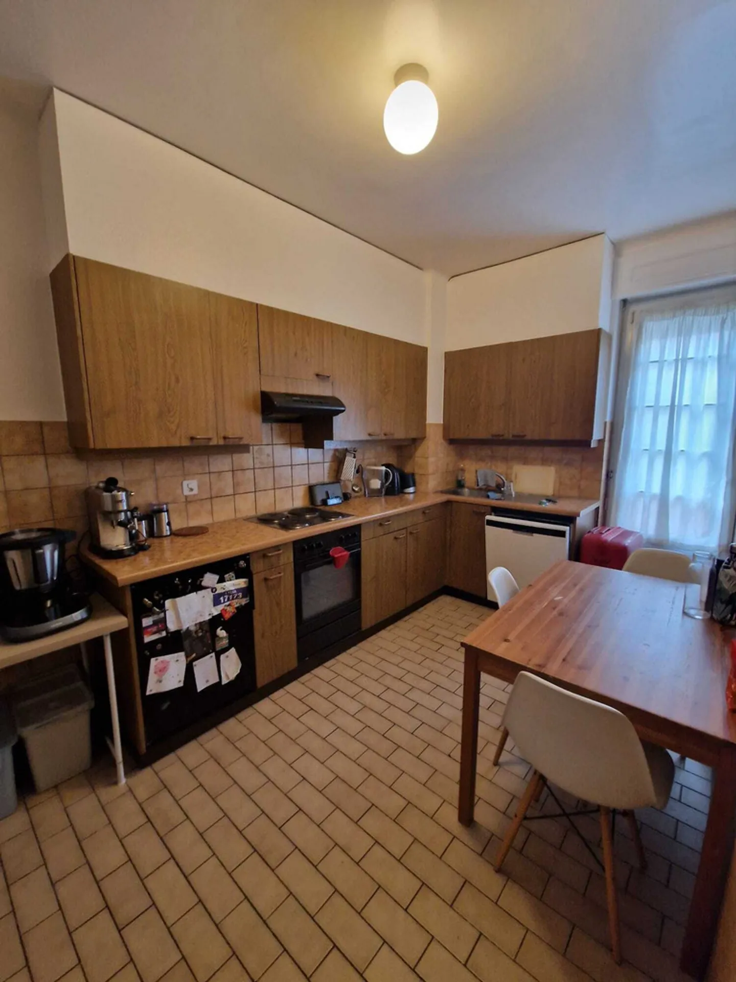 2-Zimmer-Wohnung im 1. Stock unterhalb des Bahnhofs in Lausanne - Foto 4 von 6