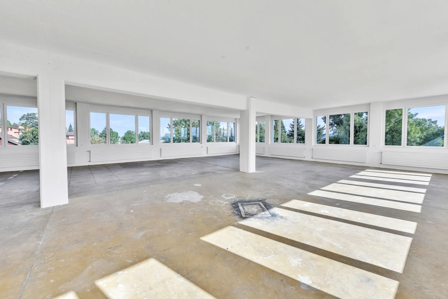 Attractive commercial space with great potential in Letten (Rümlang), Canton ZH - Photo 2 of 8