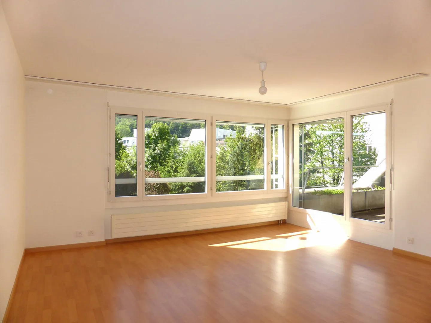 Attikawohnung mit grosser Terrasse - Foto 4 von 11
